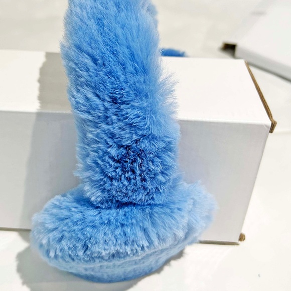 RABBIT FUR EAR MUFFS, NEW, ONE SIZE, LIGHT BLUE, HOLT RENFREW, INSULATED, GENUIN - Picture 6 of 8